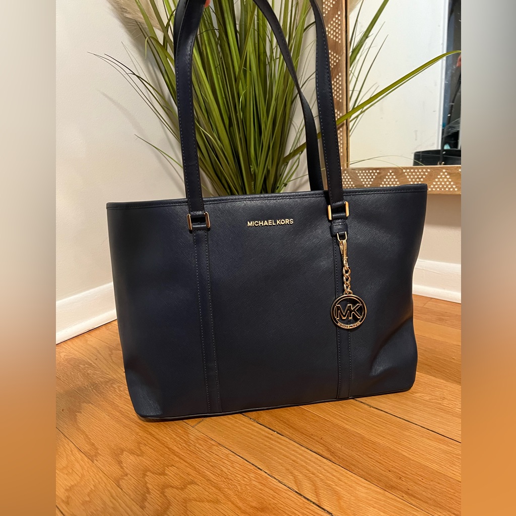 Michael Kors Sady Navy And Gold Zipper Closure